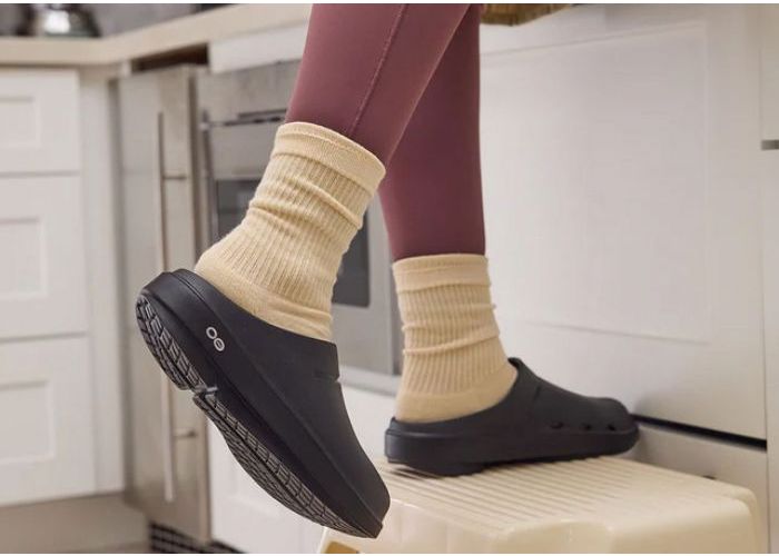 Oofos 11294 Instekers Zwart